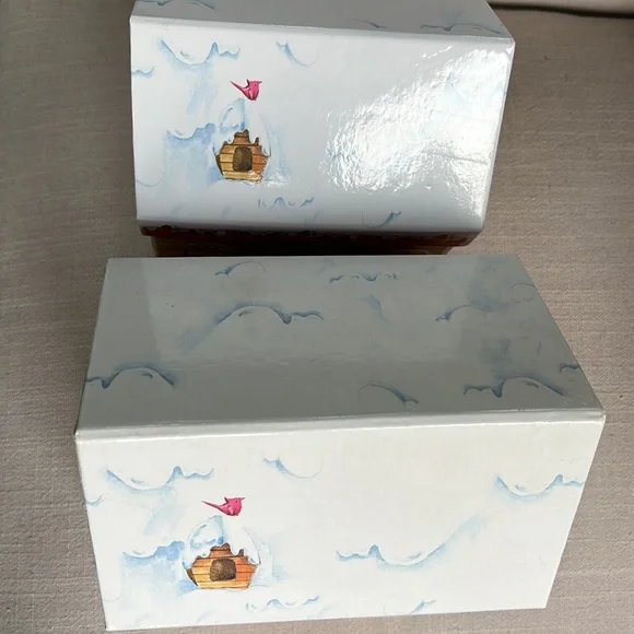 Set of Two House Shaped Nested Gift Boxes with Lids - Picture 4 of 5